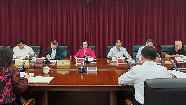 省发展改革委召开党组理论学习中心组（扩大）学习会议暨“发改交流讲堂”